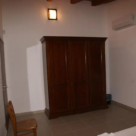 Casamento Agnone 住宿加早餐酒店 卡尔塔尼塞塔